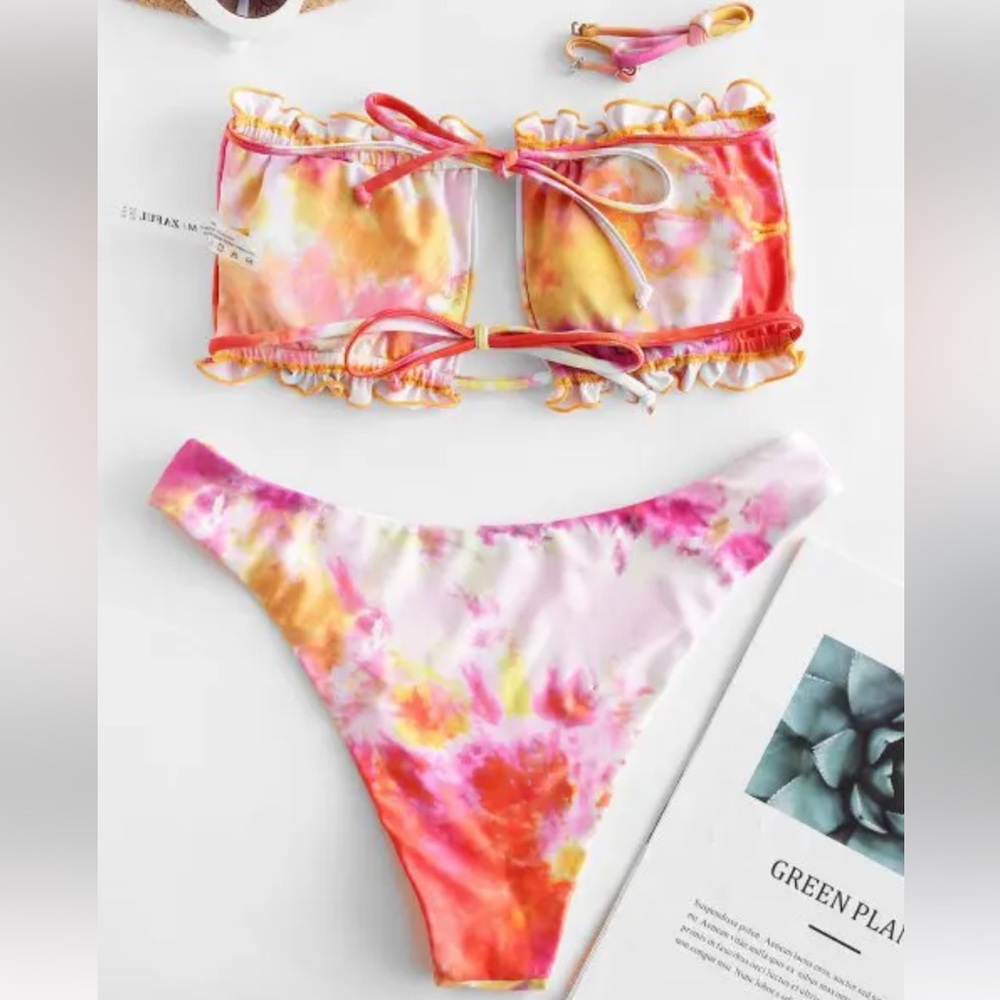 🌸NWT Tie Dye Frilled Cutout Swim Set - Picture 3 of 4
